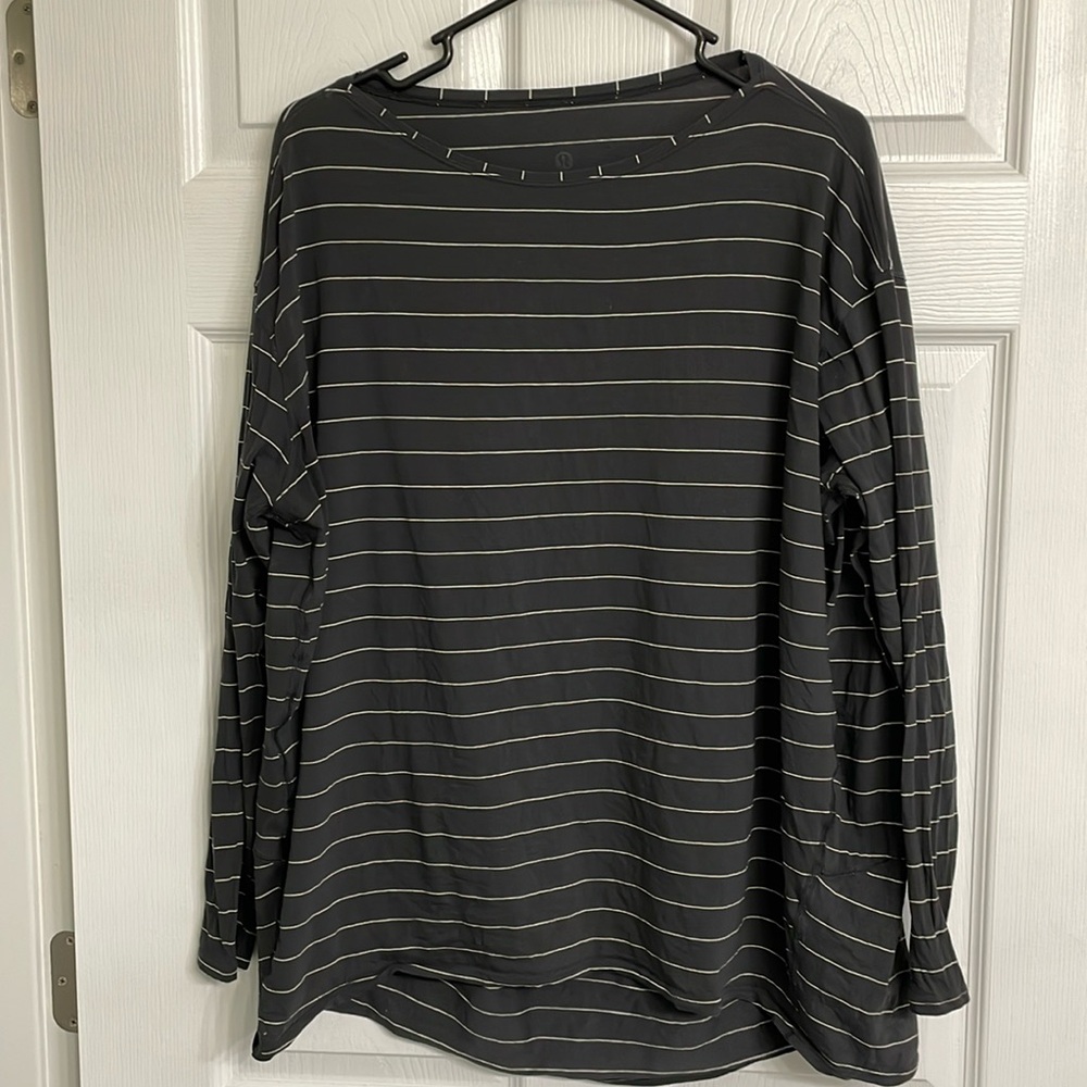 Lululemon size 12 top
